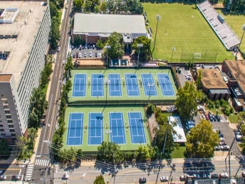 Thi công sân tennis 8 lớp ECOPICK 10% hạt cao su