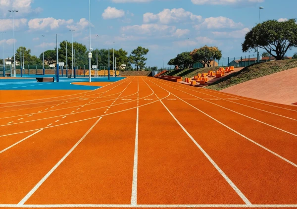 Sơn điền kinh 2 lớp màu US OPEN LAYKOLD nền xi măng